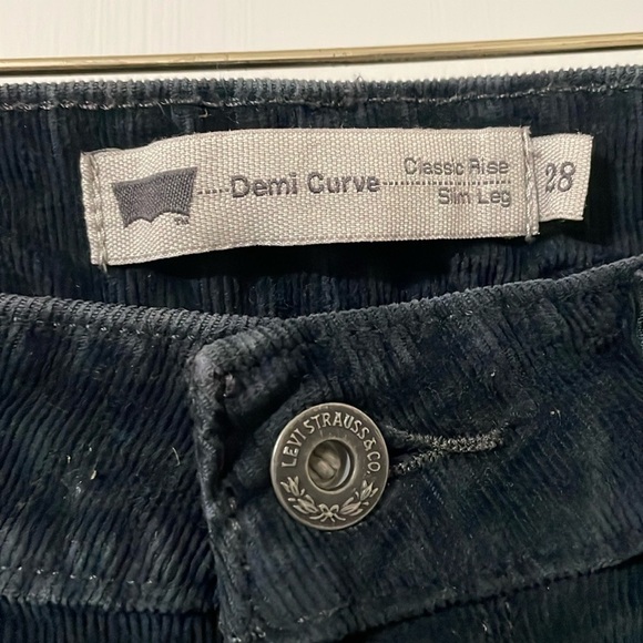 Levi's Women's Demi Curve Classic Rise Slim Leg Jeans Size 28 - Picture 3 of 9
